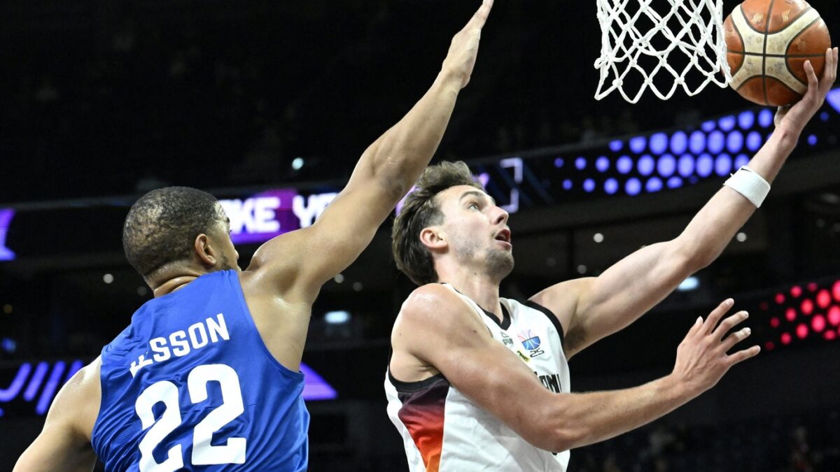 Στιγμή από αγώνα στο Eurobasket