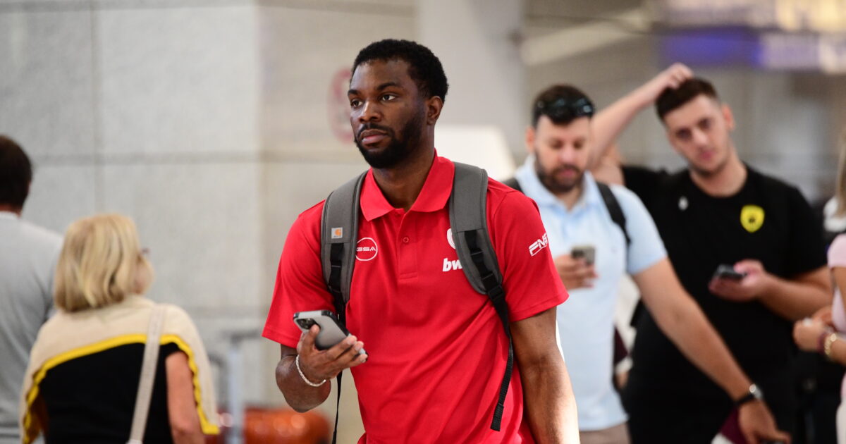 Olympiacos: with China Evans in Rhodes for the Super Cup