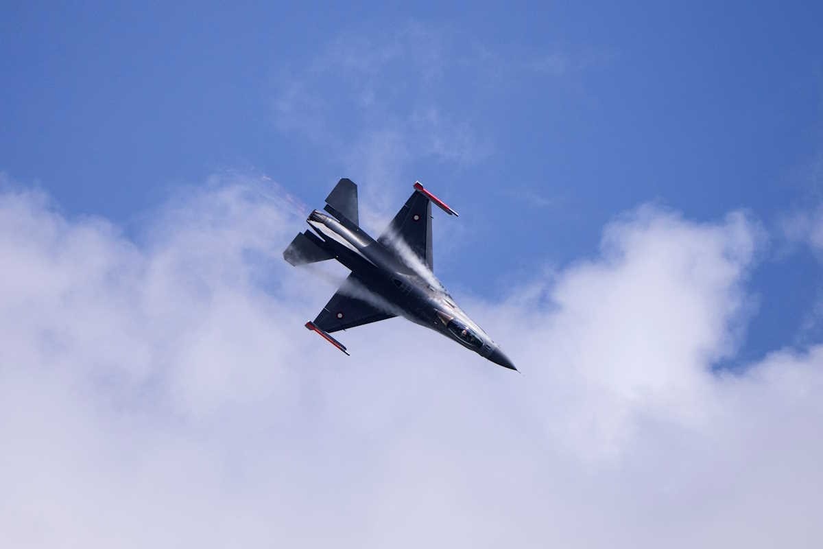F-16