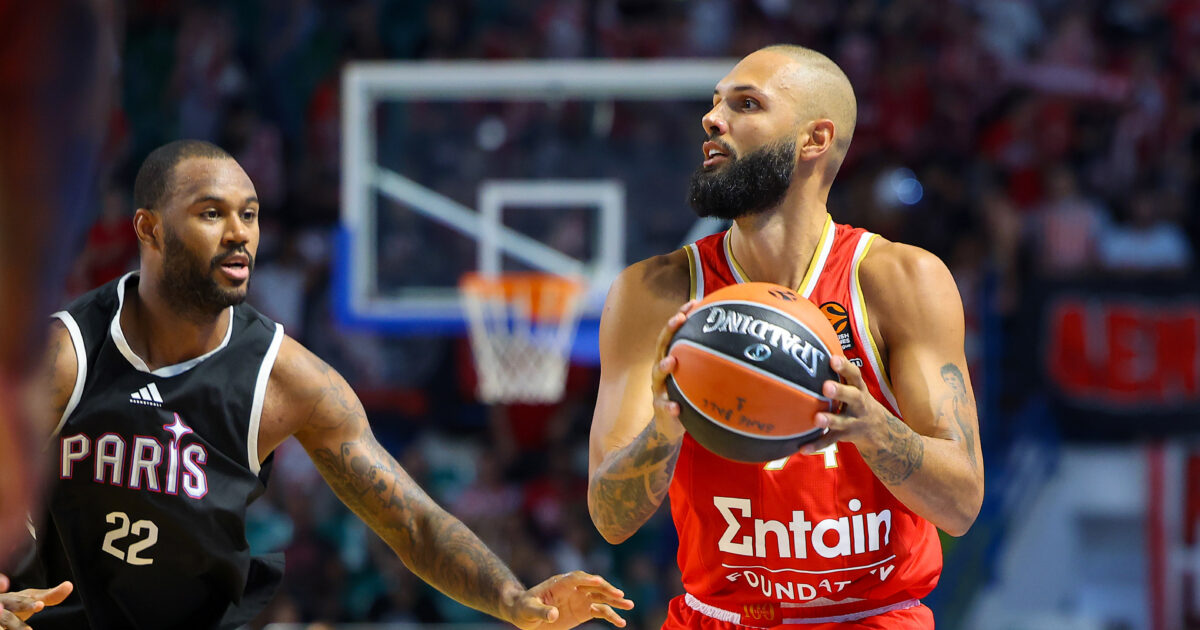 Evan Fournier for Mouzes Wright: “He stopped eating a lactobureco and looks like Arnold Schwarznegger”