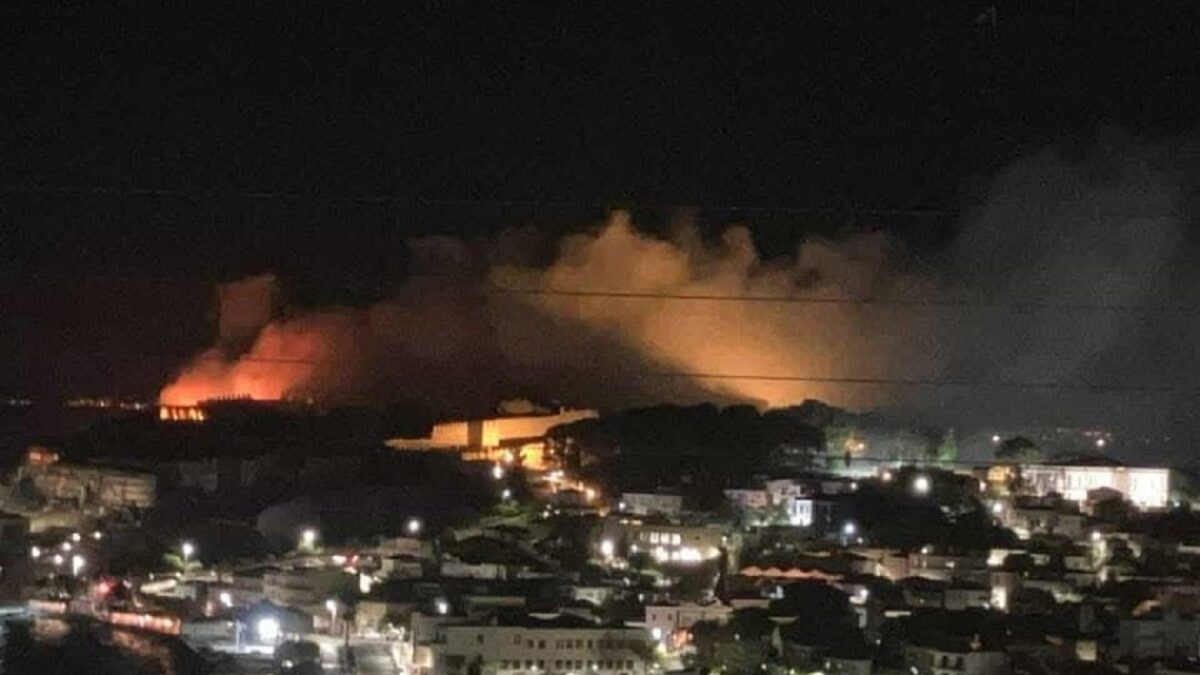 Φωτιά στη Μυτιλήνη