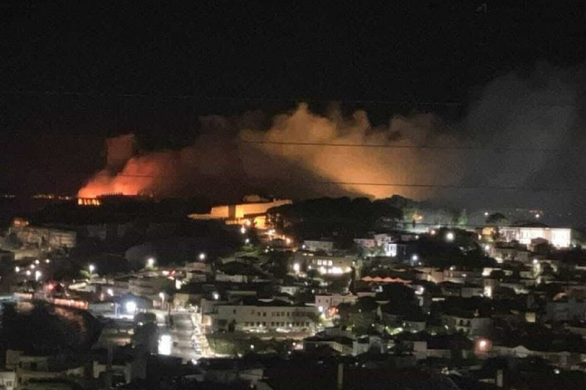 Φωτιά στη Μυτιλήνη