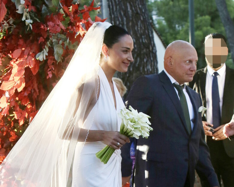 Παύλος Βαρδινογιάννης – Κατερίνα Μπιρμπίλη: Παραμυθένιος ο γάμος τους – Δάκρυσε η μητέρα του γαμπρού Αγάπη