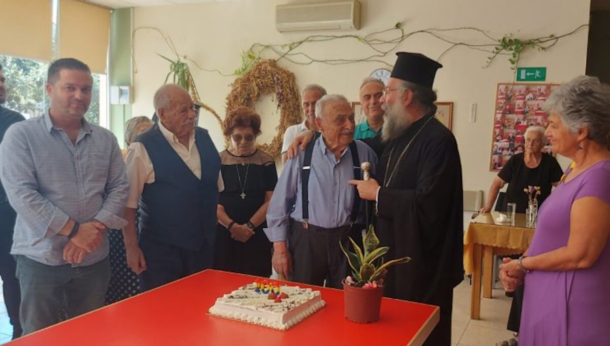 Ο κύριος Γιώργος από το Ρέθυμνο γιορτάζει τα 100 του χρόνια