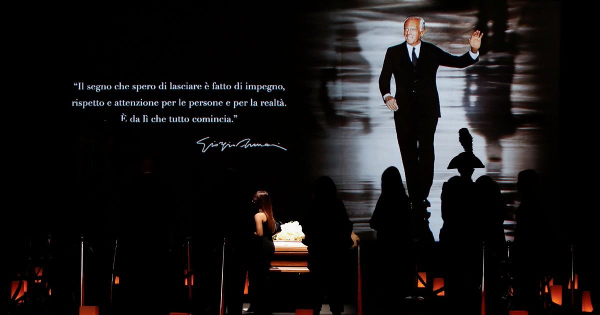 Georgio Armani: Deep bowing to “Emperor of Fashion” by thousands of fans