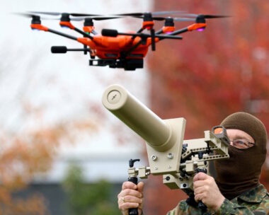 Γερμανός στρατιώτης αναχαιτίζει drone σε άσκηση