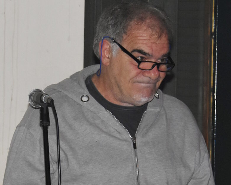 Γιάννης Μποσταντζόγλου: «Πλακωνόμουν με έναν γείτονα και στο τέλος μου λέει “αλλά όλοι έτσι είσαστε, Λιγνάδηδες”»
