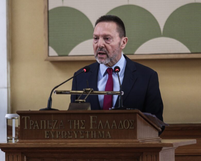 Ο Γιάννης Στουρνάρας τάσσεται υπέρ της πρόωρης αποπληρωμής των δανείων που θα επιταχύνει τη μείωση του χρέους