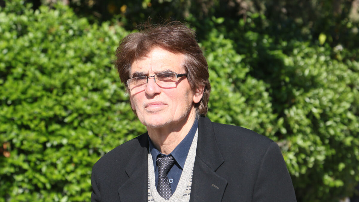 Ο τραγουδιστής Γιώργος Σαλαμπάσης