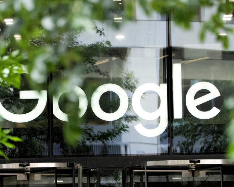 Η Κομισιόν πιέζει Apple, Google, Microsoft και Booking για την καταπολέμηση των διαδικτυακών απατών