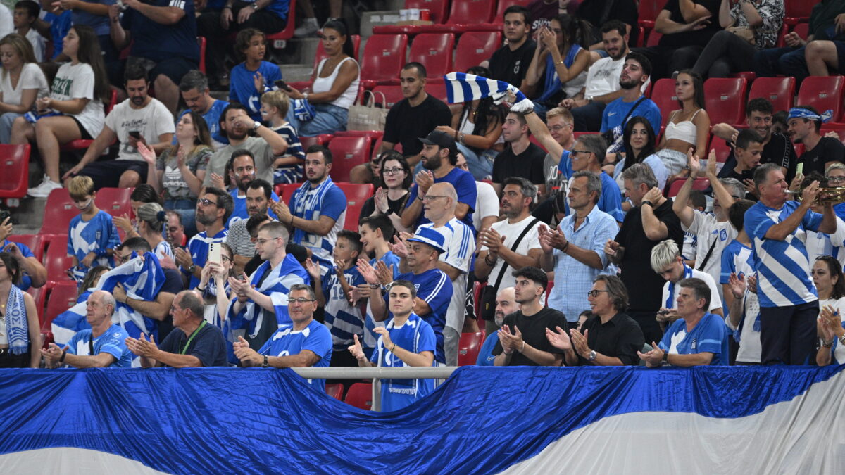 Οι Έλληνες φίλαθλοι σε αγώνα της Εθνικής ποδοσφαίρου (ΑΝΤΩΝΗΣ ΝΙΚΟΛΟΠΟΥΛΟΣ