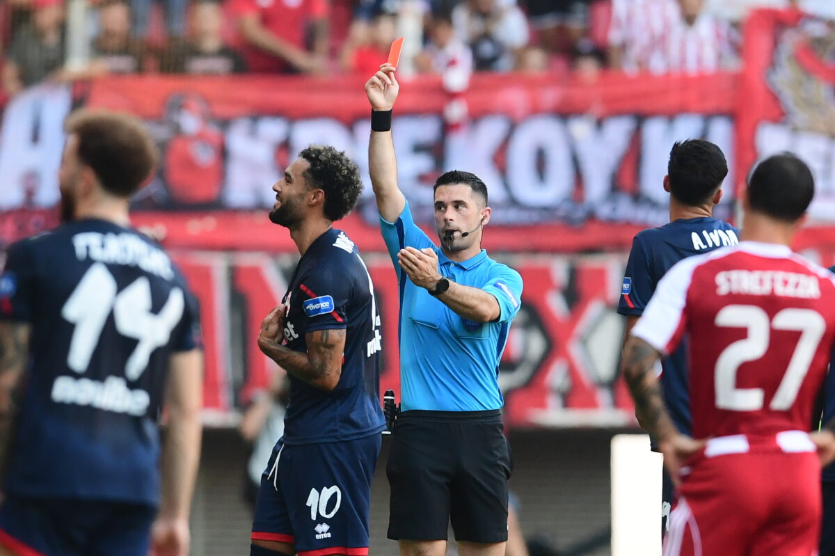 Η κόκκινη κάρτα στον Γκριν