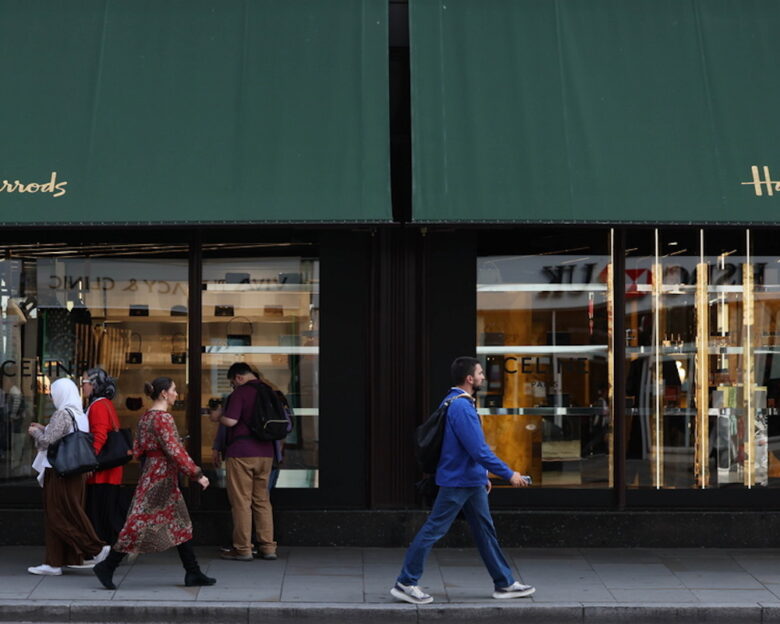 Harrods: Hackers έκλεψαν ονόματα και στοιχεία επικοινωνίας πελατών του eshop