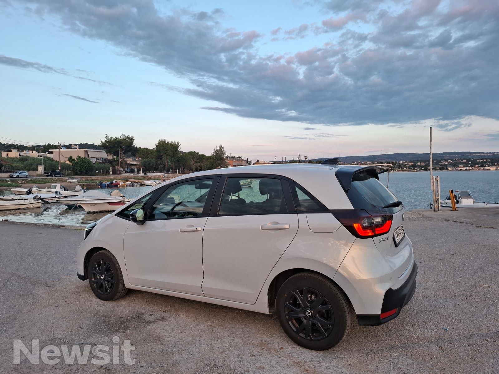 Honda Jazz e:HEV – Δοκιμή: Κατανάλωση σαν σκούτερ και πρακτικό σαν βαν!
