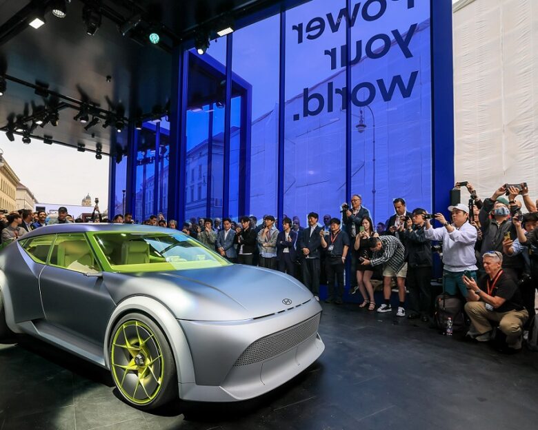 Hyundai: Και βέβαια θα θέλαμε στην παραγωγή το Concept THREE