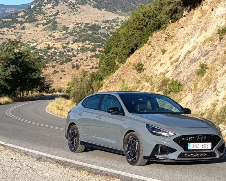 Hyundai i30 Fastback 1.5 Hybrid – Δοκιμή: Μια πρόταση που ξεχωρίζει και με σπορ πινελιές