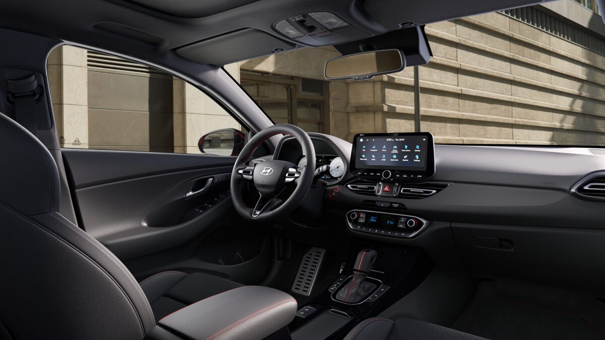hyundai-i30-fastback-1-5-hybrid-7dct