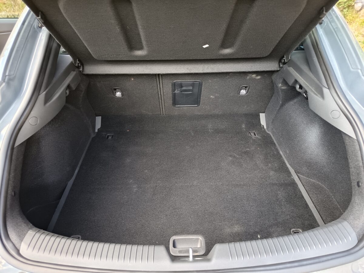 hyundai-i30-fastback-1-5-hybrid-7dct