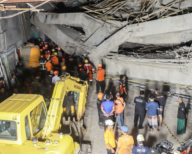 Κατέρρευσε ισλαμικό σχολείο στην Ινδονησία: 3 νεκροί, αναζητούν στα συντρίμμια 38 αγνοούμενους – Δείτε βίντεο