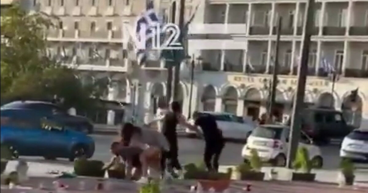 The moment of the wild bump between Palestinians and Israelis in front of the unknown soldier’s monument
