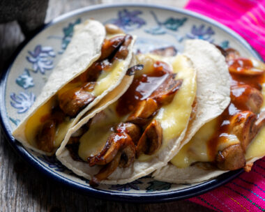 Quesadillas με μανιτάρια και τυρί