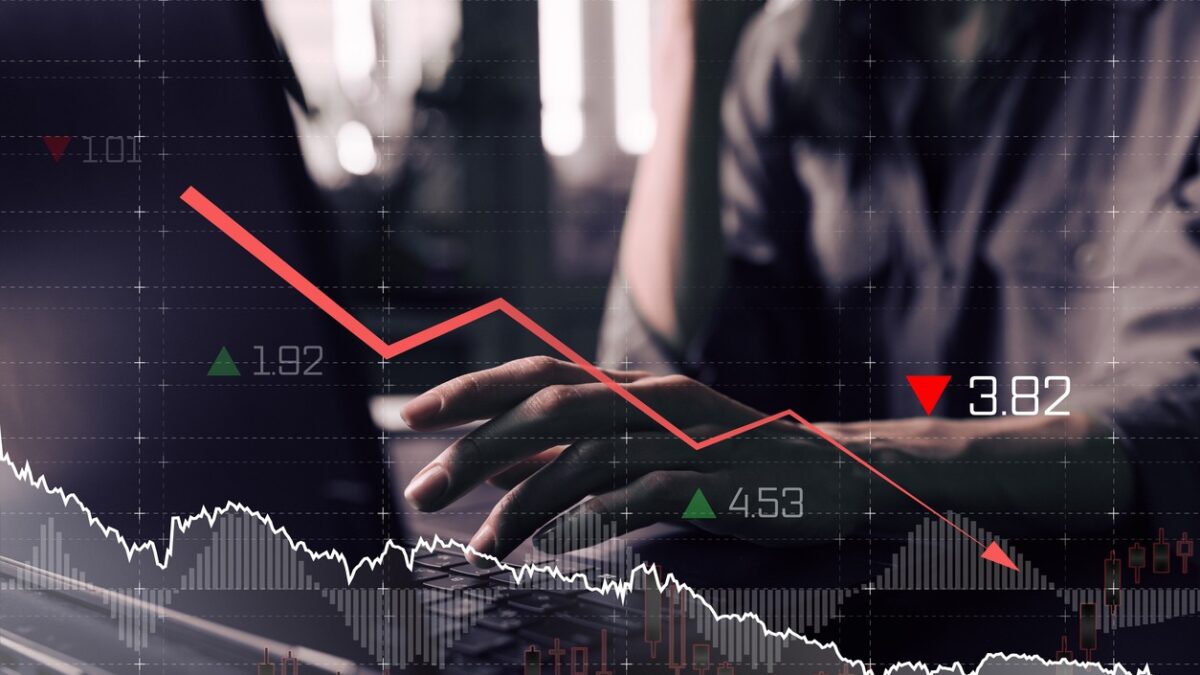 Economic crisis that will affect the world grow of inflation and fuel price. Bankruptcy and declining stocks
