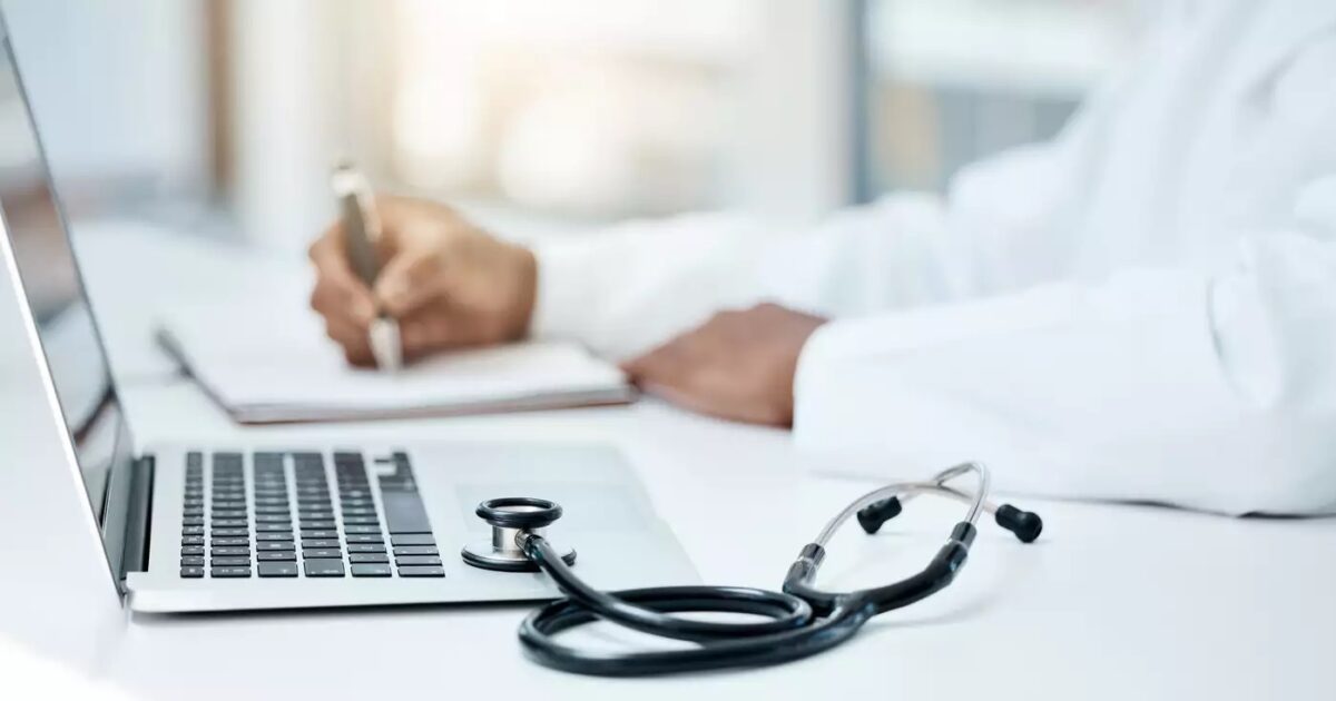 Hippocrates’ cardiac surgeon with the “sachet” fell from a chair – his trial was postponed for September 22.