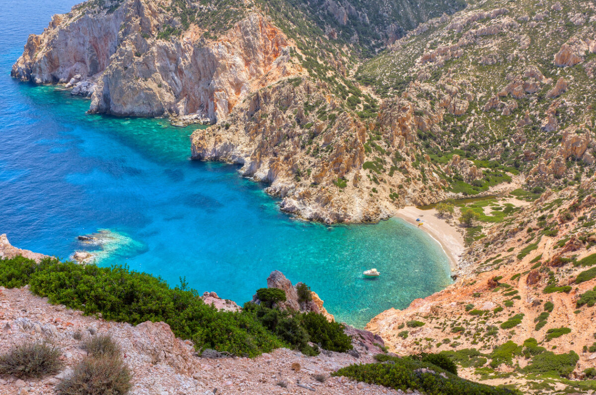 Βραχώδης παραλία