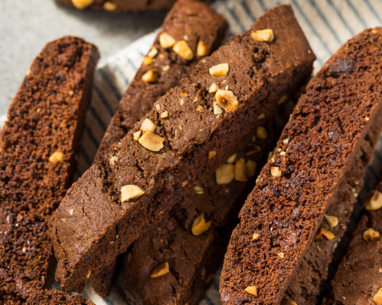 Συνταγή για ιταλικά biscotti με κακάο και αμύγδαλα