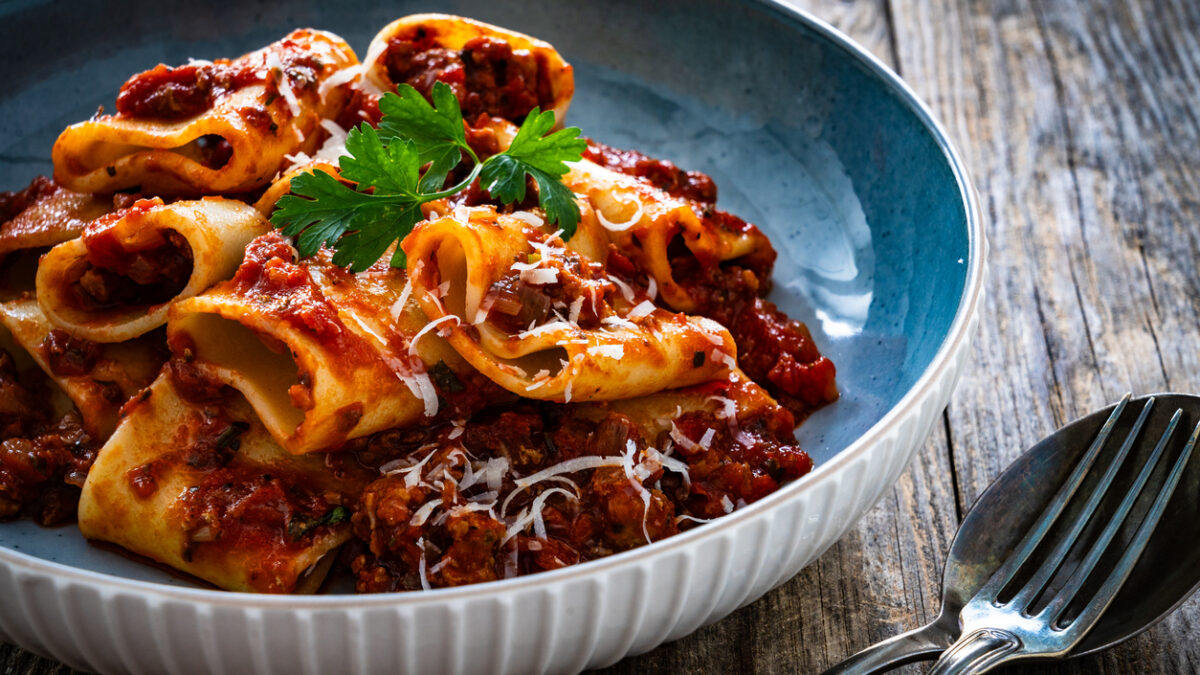 Paccheri με ραγού λουκάνικου