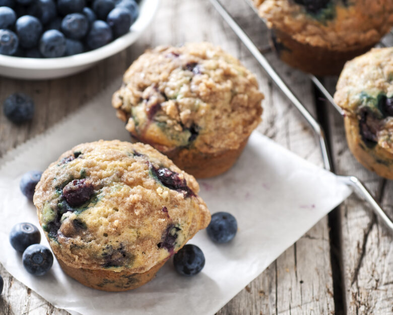 Συνταγή για blueberry muffins: Πώς θα γίνουν αφράτα και ζουμερά