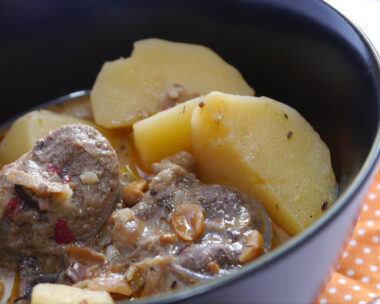 Αρνάκι λεμονάτο με πατάτες