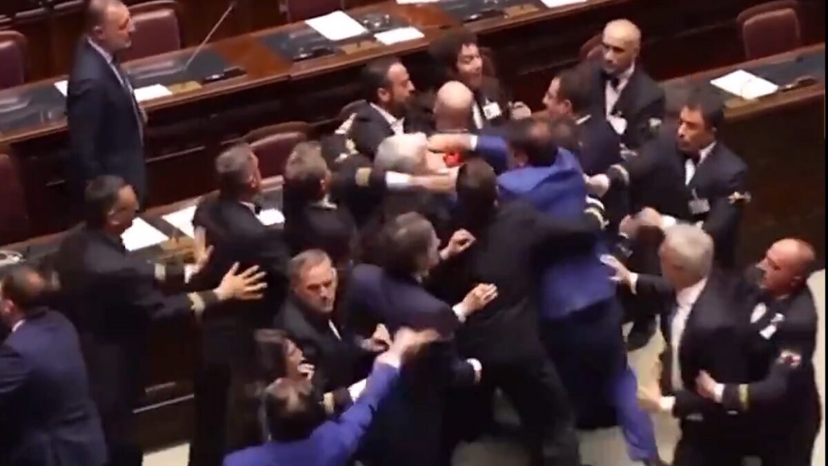 Επεισόδια στην ιταλική βουλή