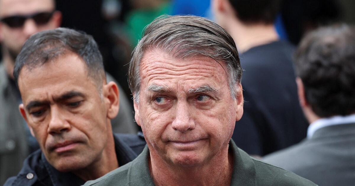 Bolsonaro suffers from kidney dysfunction and stays in the hospital shortly after conviction for a coup attempt