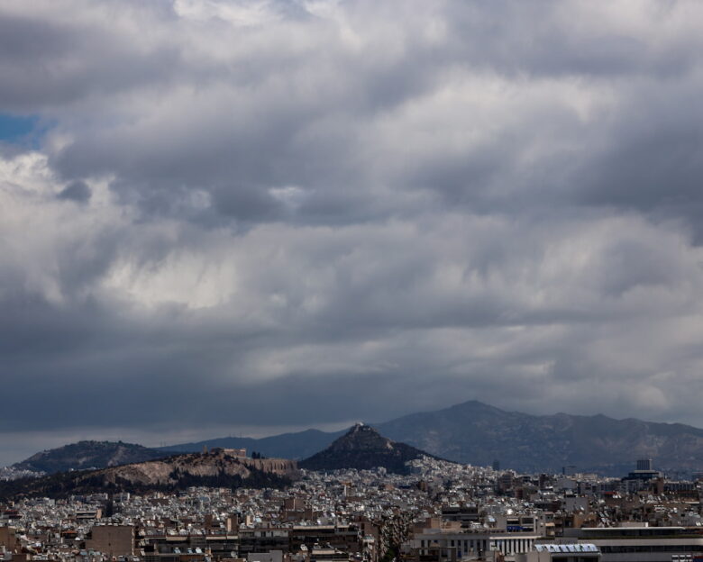 Καιρός αύριο: Μικρή πτώση της θερμοκρασίας – Τοπικές νεφώσεις και βροχές σε ορισμένες περιοχές της χώρας