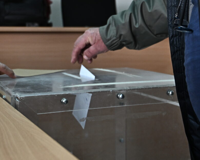 Δημοσκοπήσεις Marc, Real Polls και GPO: Μικρή άνοδος για τη ΝΔ μετά τις εξαγγελίες Μητσοτάκη – Αρνητικοί απέναντι στο ενδεχόμενο κομμάτων από Τσίπρα και Σαμαρά