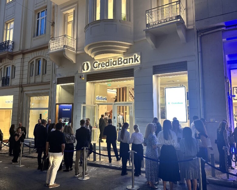 CrediaBank: Νέο κατάστημα στο Κολωνάκι – Πλήρης ανακαίνιση δικτύου έως το 2026