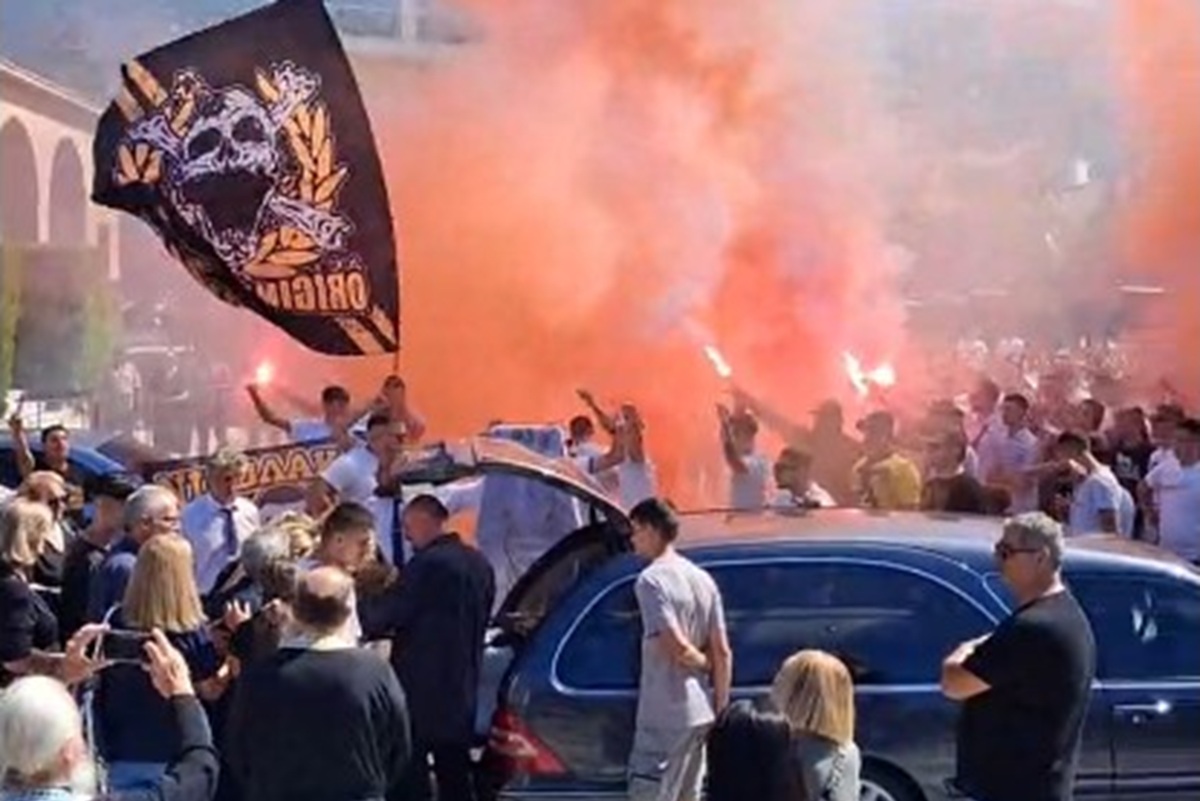 Κηδεία 18χρονου στον Βόλου