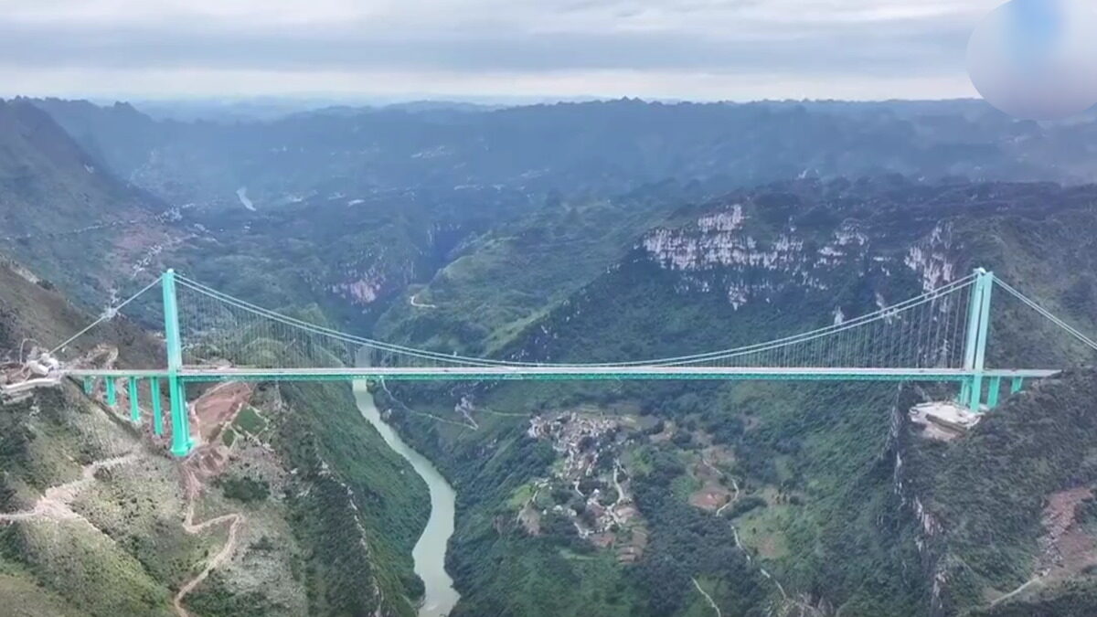 Η γέφυρα Huajiang Grand Canyon