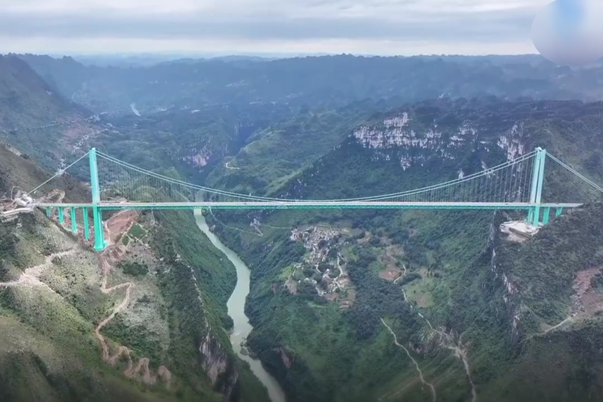 Η γέφυρα Huajiang Grand Canyon