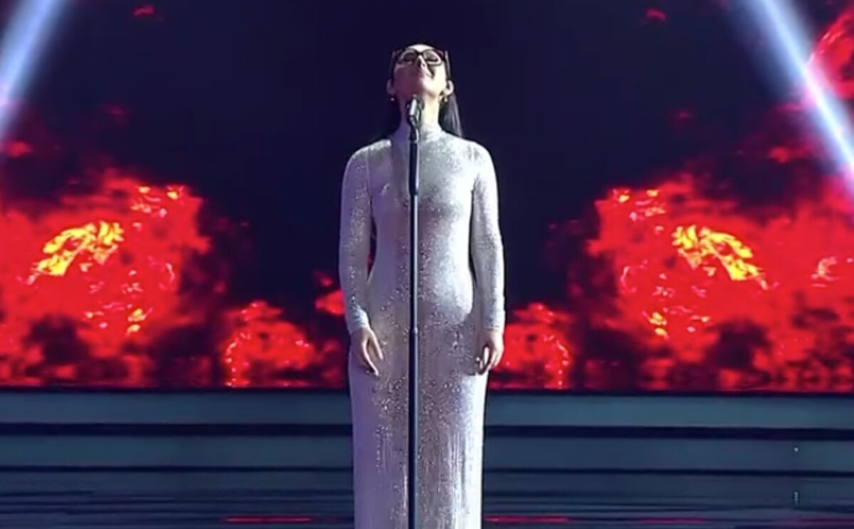 «The Voice»: Η Klavdia μάγεψε τους κριτές με την «Αστερομάτα» και το deja vu με τους κριτές