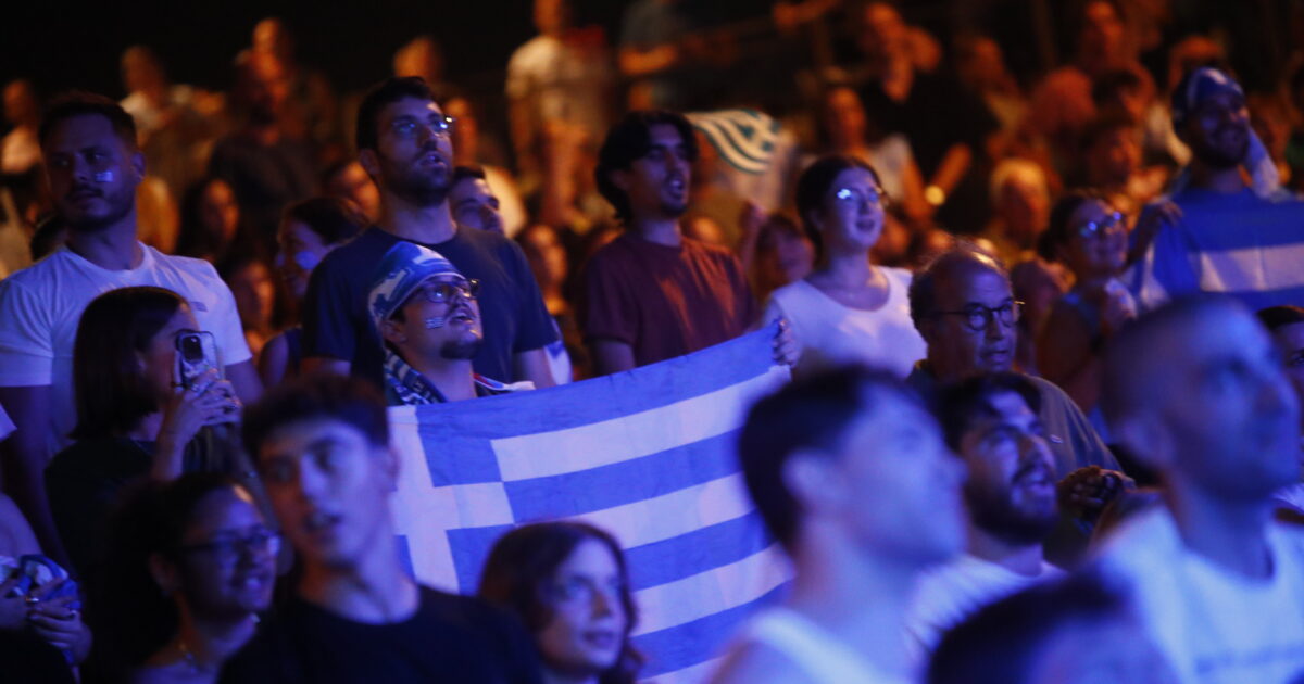 Greece – Turkey: Greek fans watch the Eurobasket 2025 semifinals