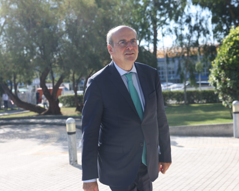 Χατζηδάκης: Φορολογική μεταρρύθμιση με έμφαση στην οικογένεια και τη μεσαία τάξη