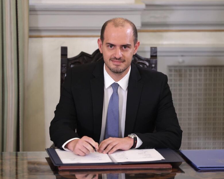 Γιώργος Κώτσηρας στο newsit.gr: Μειώνοντας φόρους, αυξάνουμε τα εισοδήματα και διασφαλίζουμε την ανάπτυξη μακροπρόθεσμα