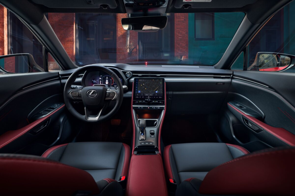 lexus-lbx-vibrant-edition