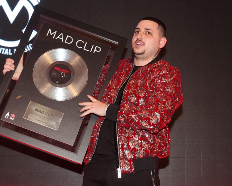 Mad Clip: Τέσσερα χρόνια από τον θάνατο του τράπερ – Η ανάρτηση της αδελφής του και η ολονυχτία των φίλων του