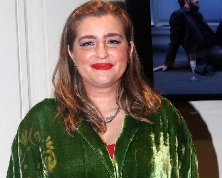 Μαρία Κίτσου: «Γονέας δεν είναι αυτός που σε γεννάει, αλλά αυτός που σε αγαπάει, σε μεγαλώνει, πονάει για σένα»