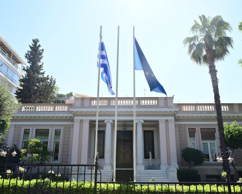 Κυβερνητικές πηγές: «Ο Νίκος Ανδρουλάκης από τη ΔΕΘ επανέφερε τα “πράσινα λεφτόδεντρα”, ισοπεδωτικές και ανεύθυνες λογικές»