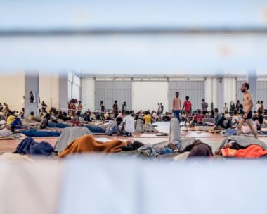 Μετανάστες στο εκθεσιακό κέντρο Αγυιάς Χανίων