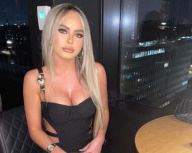 Η Mia O'Brien